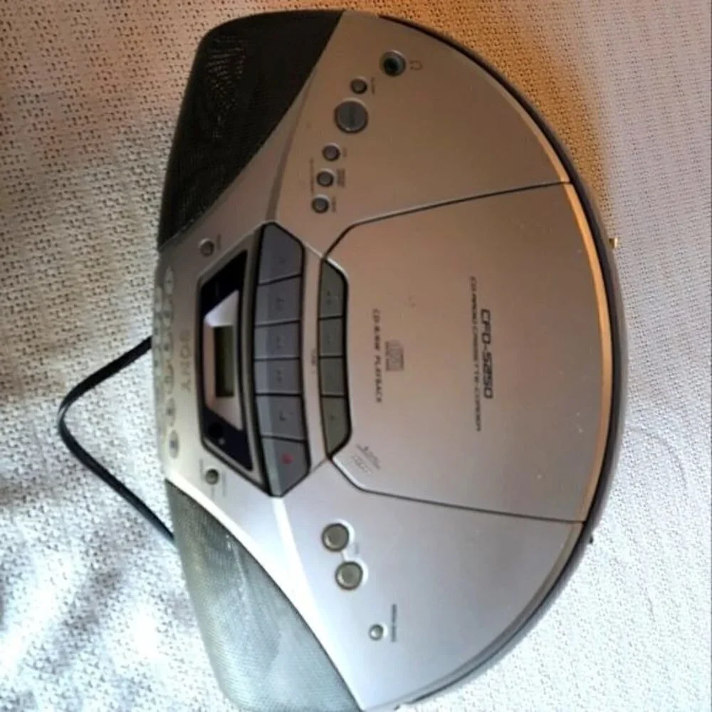 Sony CPD5250 CD & Radio Boombox